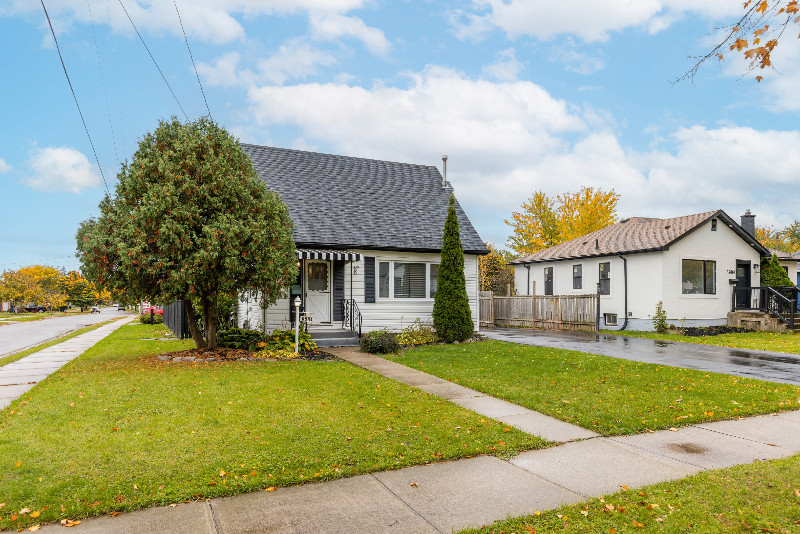 2,600 + utilities. Full home, 3 bedrooms, 2 bath. Niagara Falls Long