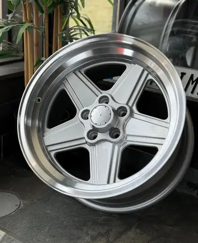 NEW 17”Mercedes PENTA style staggered rims(5x112)-VW/ Audi Set of Brand NEW 17 inch Mercedes PENTA S...