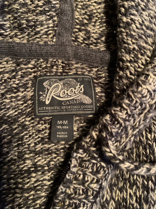 Roots sweater in Women's - Tops & Outerwear in Oshawa / Durham Region - Image 2