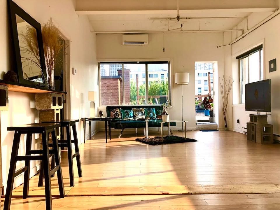 Furnished penthouse loft with private roof top terrace — photo 1