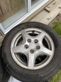 4 pneus d’été avec mags 195/65R15 