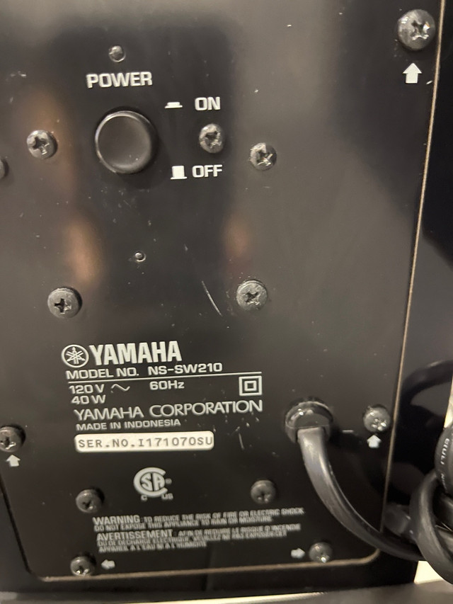Yamaha NS-SW 210 subwoofers. 14” L x 6.5” W x 18” H. 100 watts.  in Speakers in Markham / York Region - Image 4