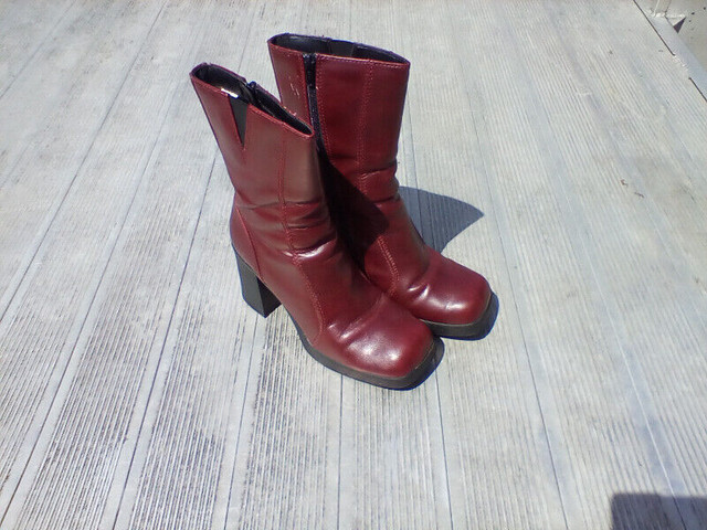 Lower East Side Chunky HIGH HEEL Women BOOTS - Burgundy Size 9 in Women's - Shoes in Oshawa / Durham Region - Image 4