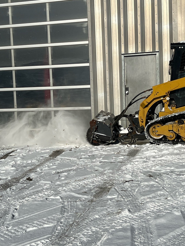 Sweepster skidsteer broom in Power Tools in Strathcona County - Image 2