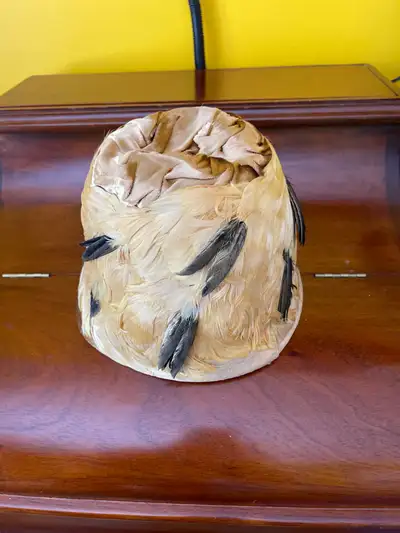Chapeau vintage ( plumes), View more