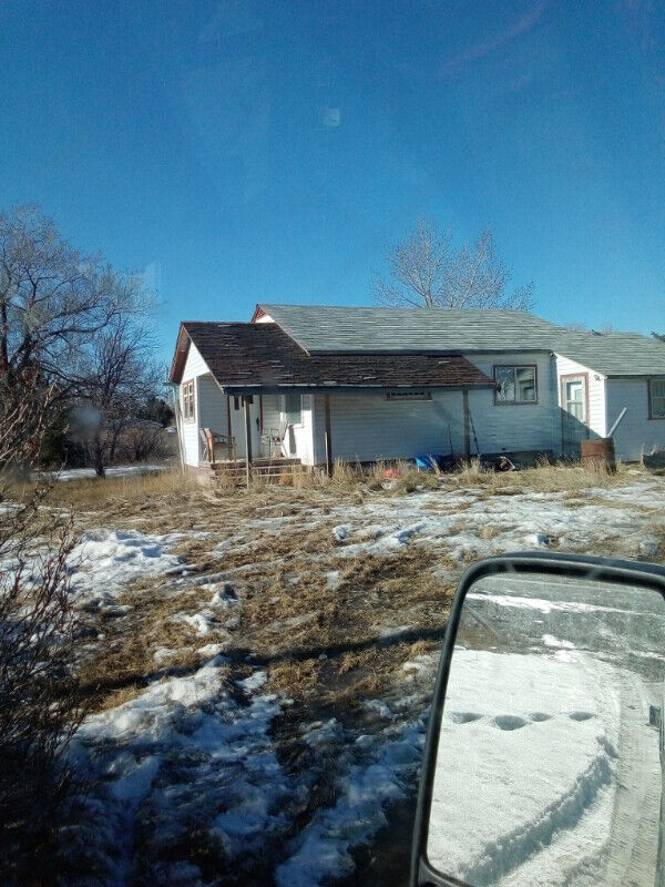 House with huge lot 240x140/307 1st Ave w,Climax Houses for Sale Swift Current Kijiji