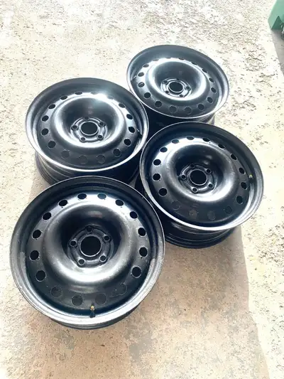 17" steel rims 1 set ( 4 rims) DIAMETER - 17" BOLT PATTERN - 5 x 114.3 mm