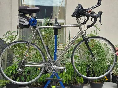 TOP QUALITY ROAD BICYCLE IN LIKE NEW CONDITION ‍♂️ Seven Cycles Tsunami – Custom Titanium Bike + Ext...
