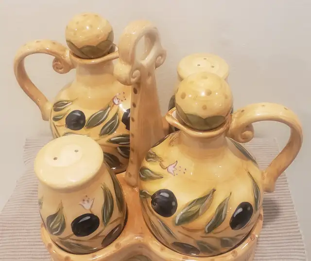 5-piece Cruet Set, Hand painted, Provincial Olives Collection *N in Kitchen & Dining Wares in City of Toronto - Image 3
