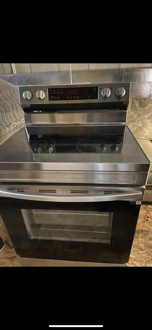 refrigerator +stove +dishwasher in Refrigerators in City of Montréal - Image 3