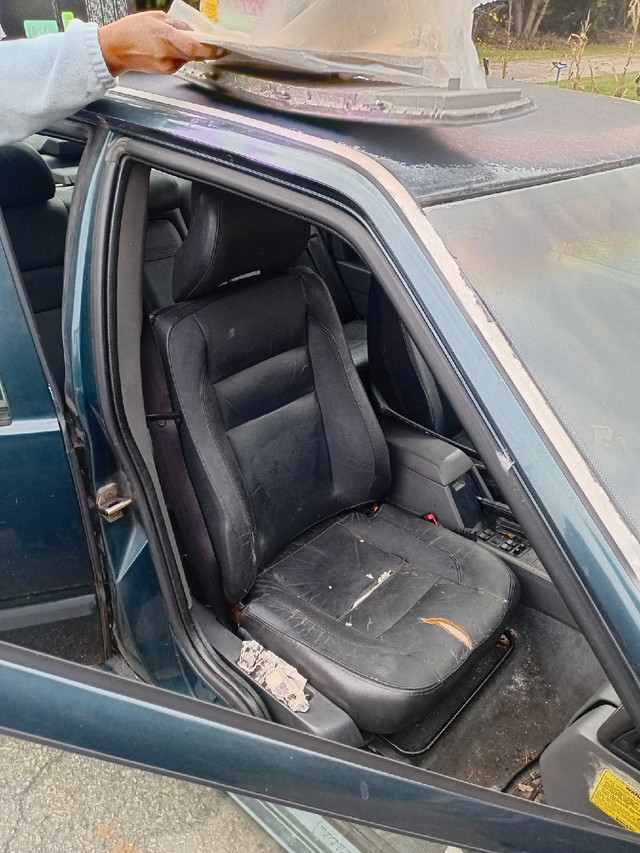 For sale Volvo 850 in Cars & Trucks in Brockville
