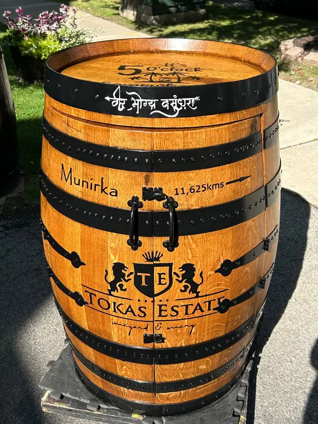 Personalized barrel tables in Dining Tables & Sets in Hamilton - Image 11