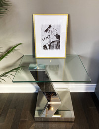 Ultra Modern Cantilevered Tempered Glass Side Table