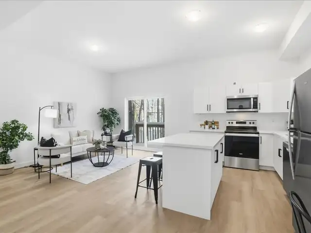 Modern Luxury  2 and 3 Bedroom Units in Long Term Rentals in Muskoka - Image 6