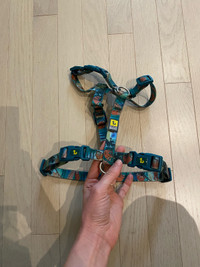 X 2 new dog harnesses ~ harnais pour chien
