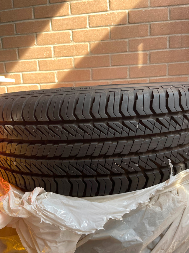 4 pneus d’étè à vendre 17 pouce avec mags original dodge dans Pneus et jantes  à Ville de Montréal