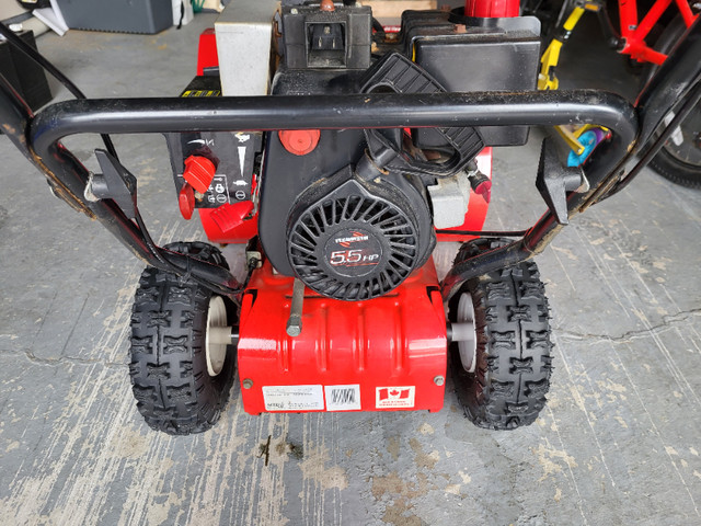 Yard Machines snow blower for sale in Snowblowers in Oakville / Halton Region - Image 4