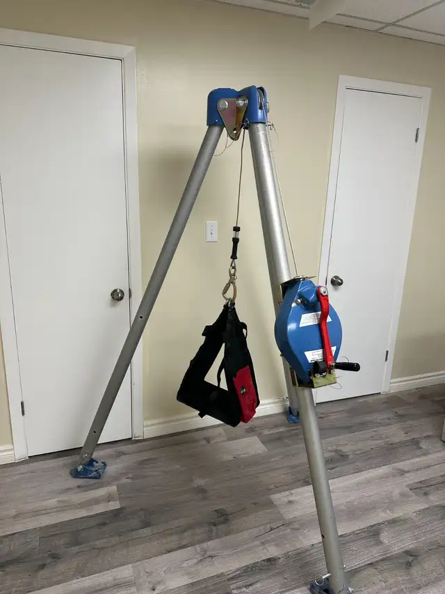 CONFINED SPACE TRIPOD SYSTEM in Hand Tools in Kawartha Lakes - Image 3