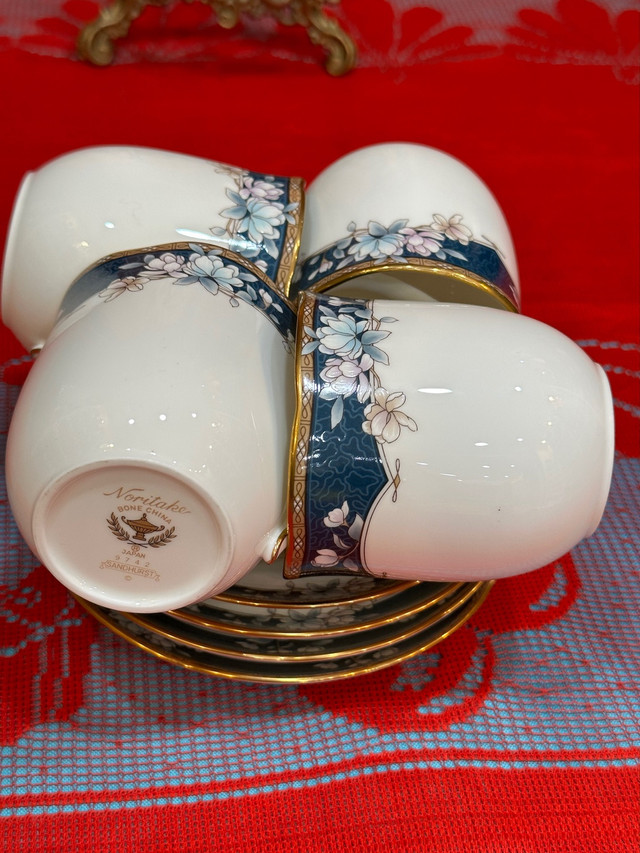 Vintage Noritake Bone China Sandhurst 4 tea cups & saucers- 22k  in Holiday, Event & Seasonal in Oakville / Halton Region - Image 2