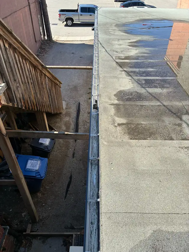 Gutter Replace/Gutter Guards/Gutter Cleaning  in Patio & Garden Furniture in Oakville / Halton Region - Image 3