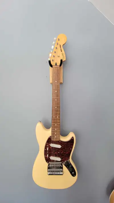 fender mustang , View more