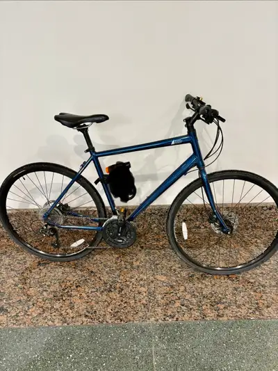 *LIKE NEW* MEC Midtown 2 Bike - Large, View more
