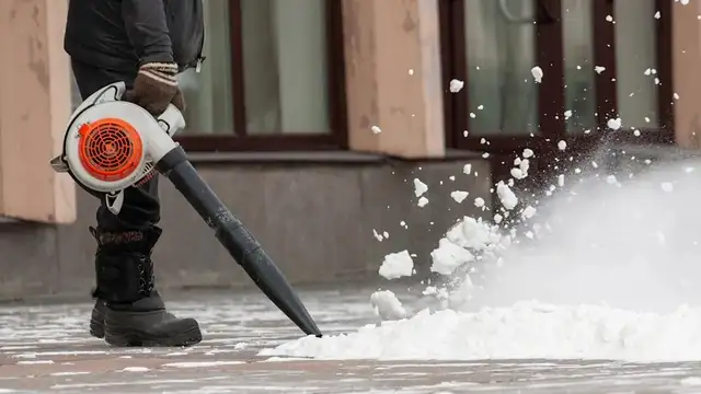 SNOW REMOVAL598246744235724803