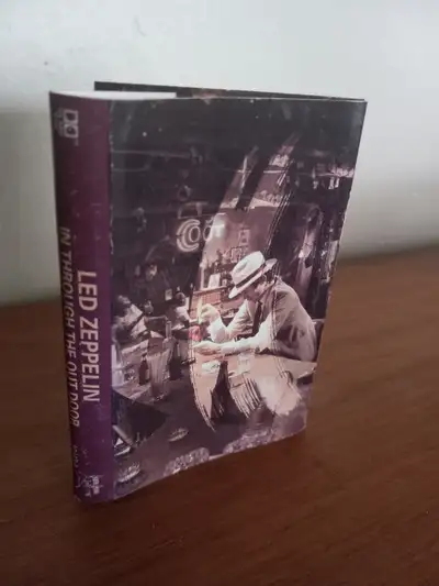 LED ZEPPELIN: IN THROUGH THE OUT DOOR / CASSETTE LEAF