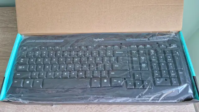 Logitech MK320 Wireless Keyboard and Mouse Bundle64840236235139122