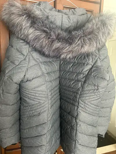 Manteau gris, View more