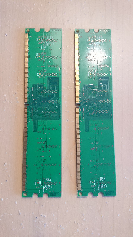 OBO Infineon 512MB PC2-3200 DDR2-400MHz RAM sticks in System Components in Thunder Bay - Image 2