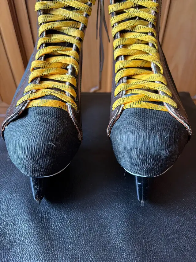 Patins skates hockey vintage homme CCM SuperTacks 8.5 in Hockey in City of Montréal - Image 5