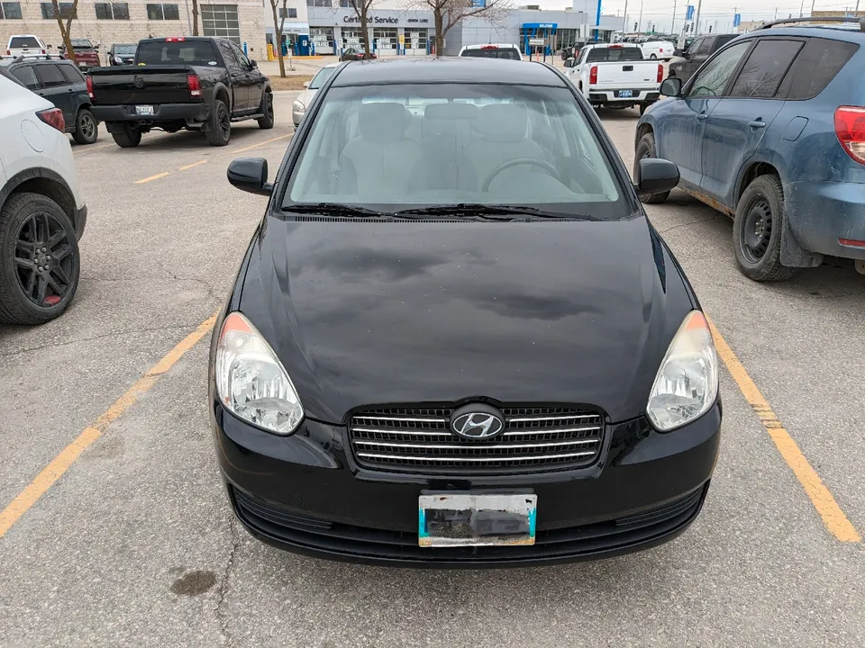 *Pending* 2010 Hyundai Accent Fresh Safety No Accidents Low k's