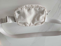 Lulumon belt bag 