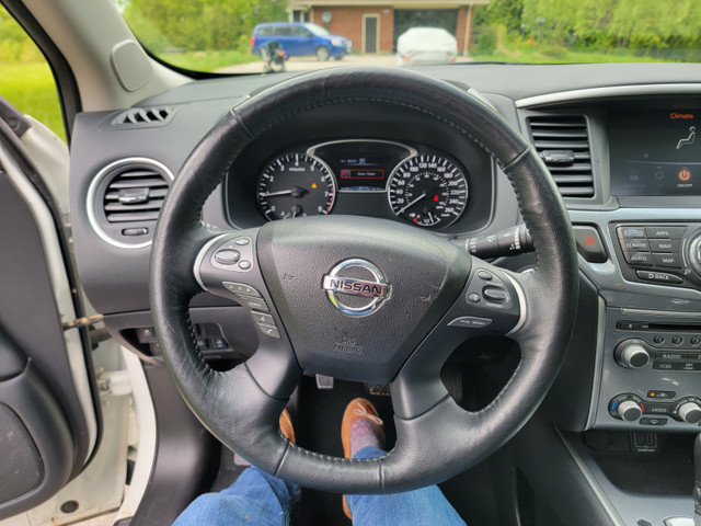 Nissan Pathfinder 4 WD SL, One Owner, Excellent Condition, 2019 in Cars & Trucks in Owen Sound - Image 2
