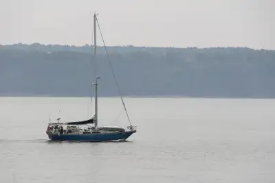 La série Landfall est la tentative de C&C de faire des voiliers orientés « croisière ». Ne vous y mé...