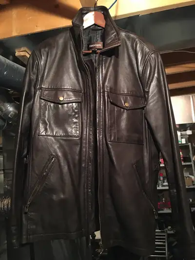Brand new with tag Men's medium 100% leather Cash only