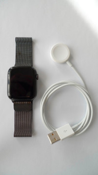 Apple Watch series 6 Space Grey Aluminium Case 44mm