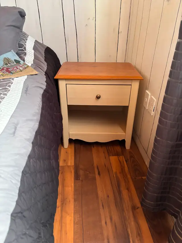 Dresser  with 2 matching nightstands for sale. in Dressers & Wardrobes in Truro - Image 3