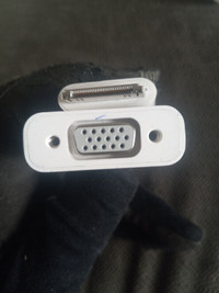 Apple 30 pin connecter to VGA   Adapter A1368 $5