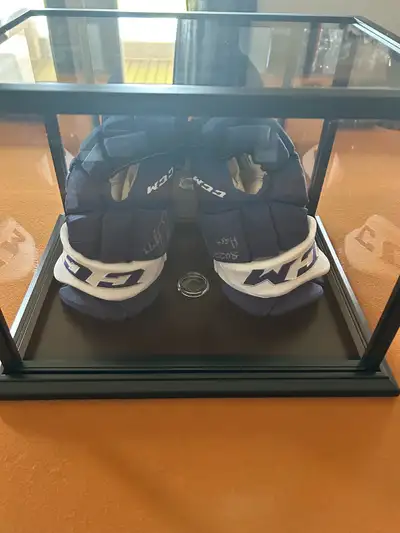 Auston Matthews signed Hart trophy gloves fanatics COA  , View more