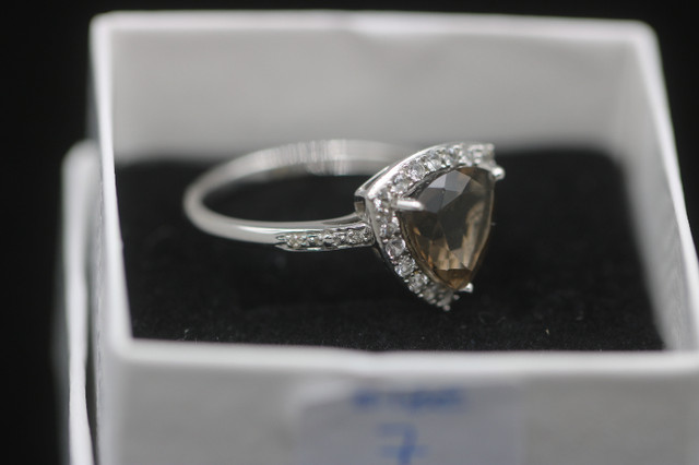 10kt White Gold Ring size 7 W/Smoky Quartz [2.60g] (#37320) in Jewellery & Watches in City of Halifax