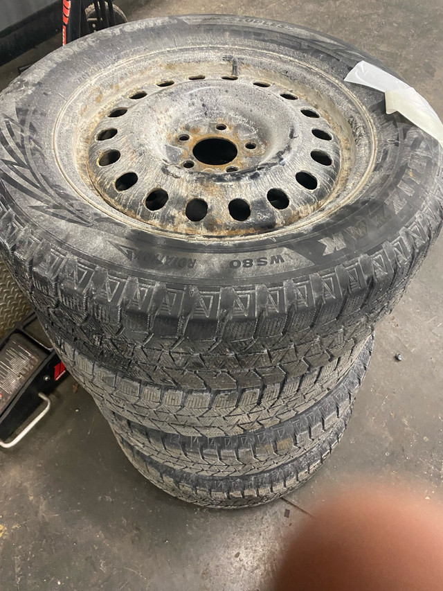 GMC terrain 2019 rims & tires 235/60/17 in Tires & Rims in Kawartha Lakes