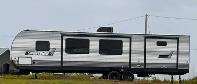 Purchased brand new in 2022. Very well maintained, only hauled from the dealership to our property....