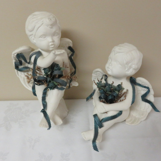 CHERUB ANGELS VARIOUS SIZES with STAND WHITE/w Ribbon Trim in Home Décor & Accents in Red Deer - Image 3