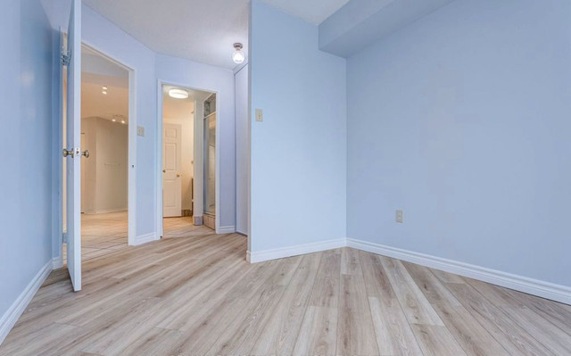 Private Room for Rent - Furnished  in Room Rentals & Roommates in Mississauga / Peel Region - Image 3
