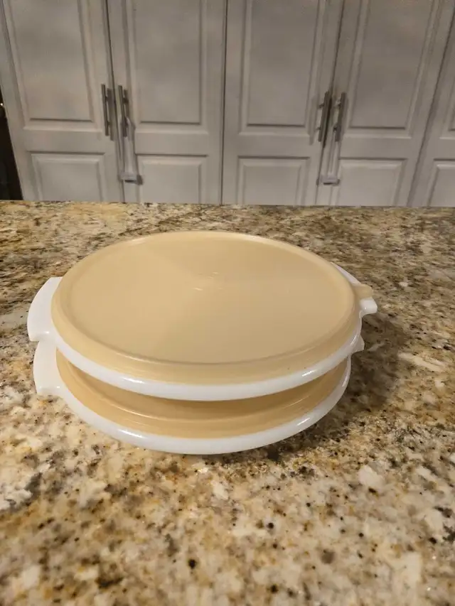 Tupperware Chip and Dip in Kitchen & Dining Wares in Kitchener / Waterloo - Image 9