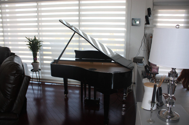 Black ADAGIO Digital baby grand piano in Pianos & Keyboards in Ottawa - Image 4