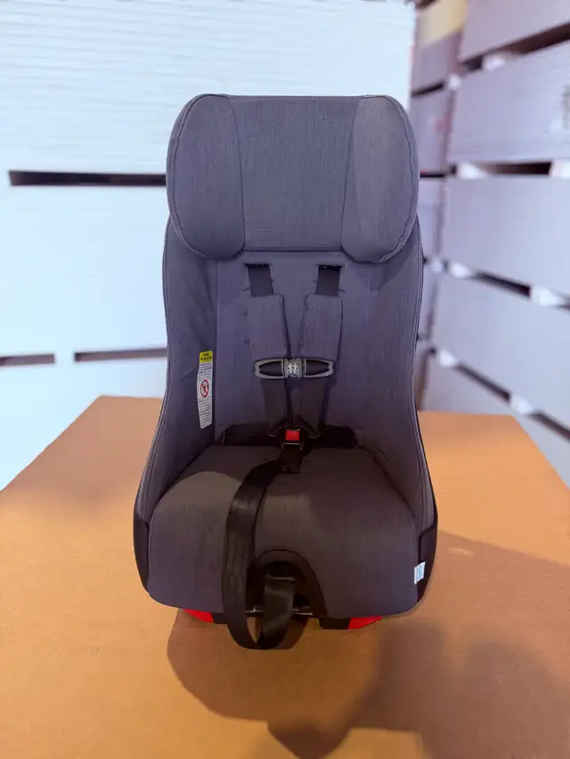 Clek foonf convertible car seat  in Strollers, Carriers & Car Seats in Edmonton - Image 6