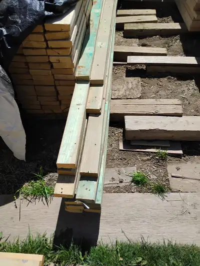Used 2" x 4" lumber 5 good quality used studs 92 5/8" @ $2 ea ; 10 pc @ 8' to 9' @ $2 ea. treated (...